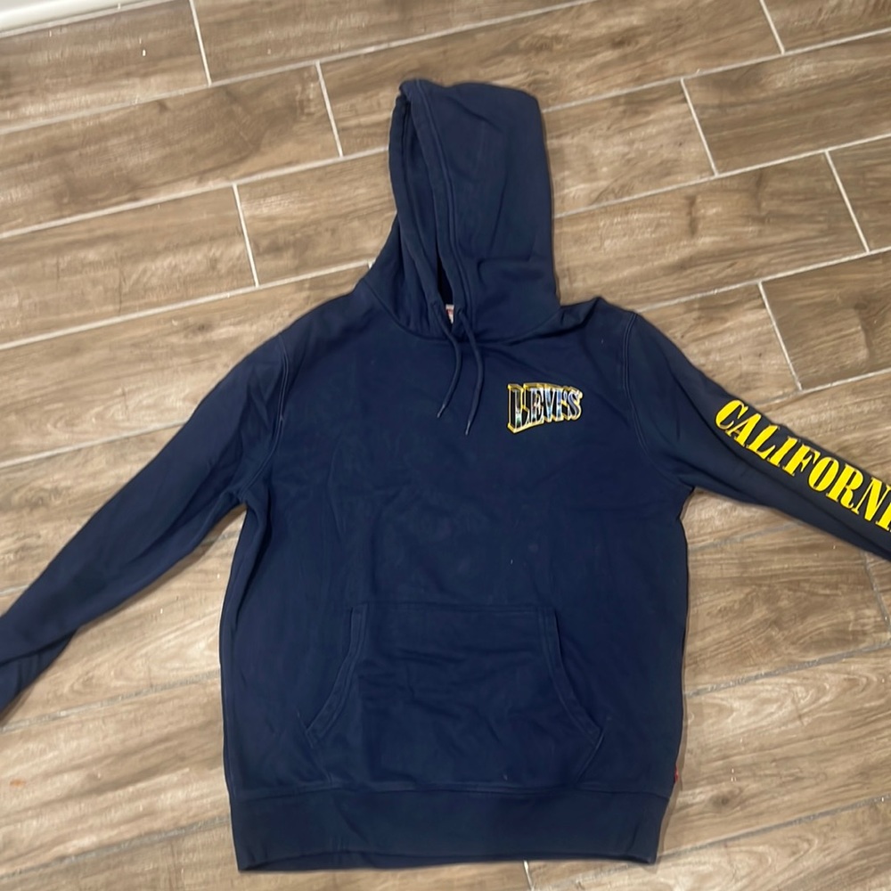 Unisex Levi’s hoodie size m